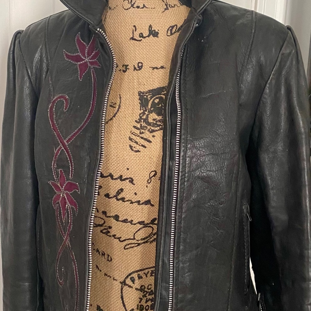 Gypsy Leather Motorcycle Jacket. Black,  Plum Suede Trim. Fringe, Studs.  12 - Picture 4 of 16